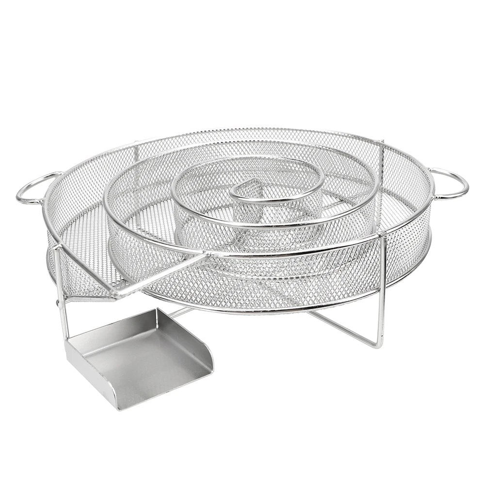 Røykgenerator for kaldrøyking: spiralformet renne i stålnetting med føtter, to håndtak og en liten plate i starten av spiralen