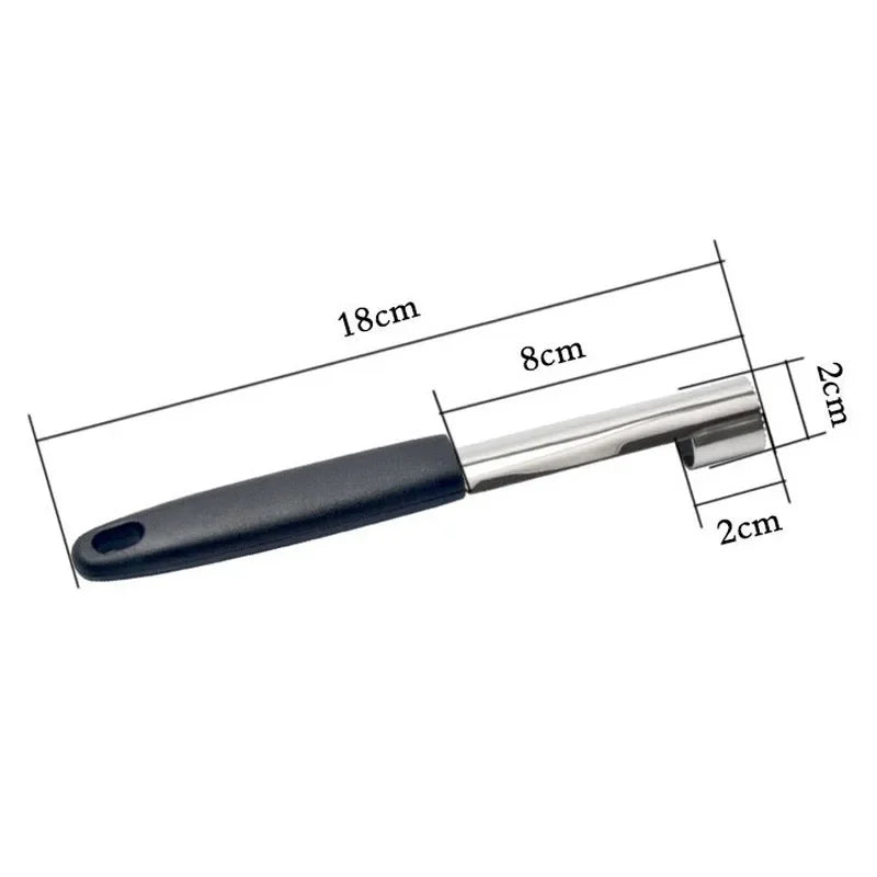 Kjernehusfjernerens mål: 18 cm totalt, stålrør 8 cm og Ø 2 cm