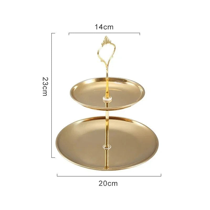 Etasjefatets mål ifølge leverandøren: ca. 23 cm høyt, øverste fat Ø 14 cm og nederste fat Ø 20 cm