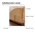 Kaffefilterholder i valnøtt forklart: plass til ca. 60 filtre, bøyle ca. 7 cm høy, fot i valnøtt på ca. 14 × 3,5 cm