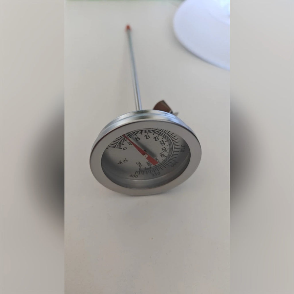 Kjøpers bilde: hele termometeret på et bord