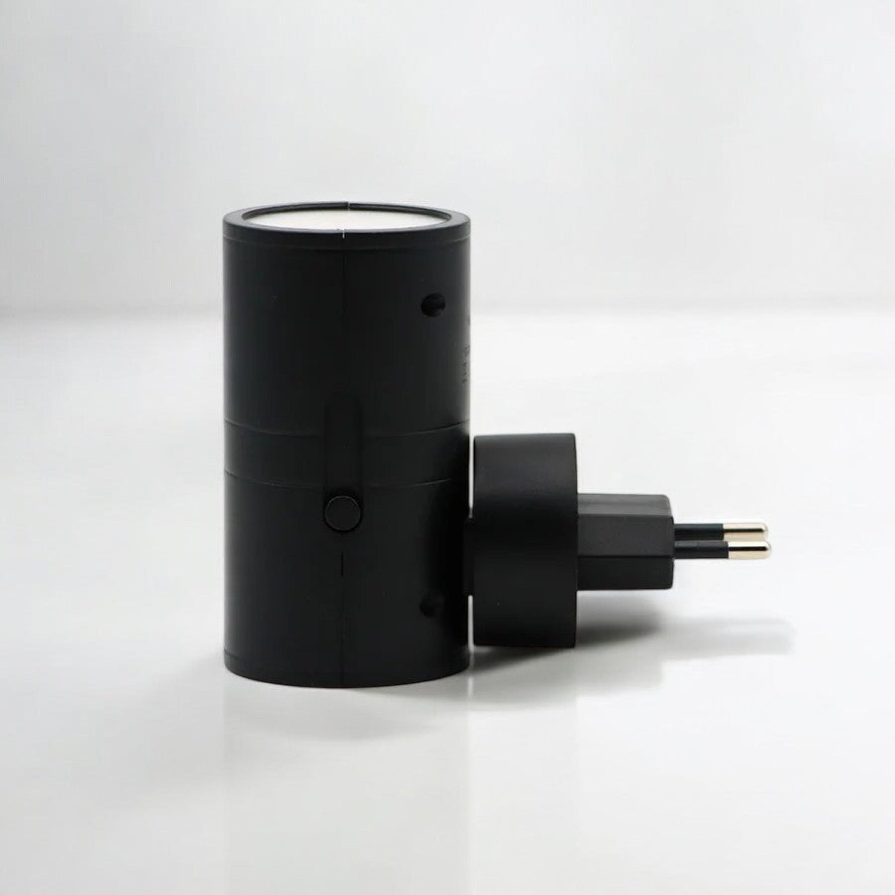 NORDIST™ Plugify — Smart Stikkontaktslampe